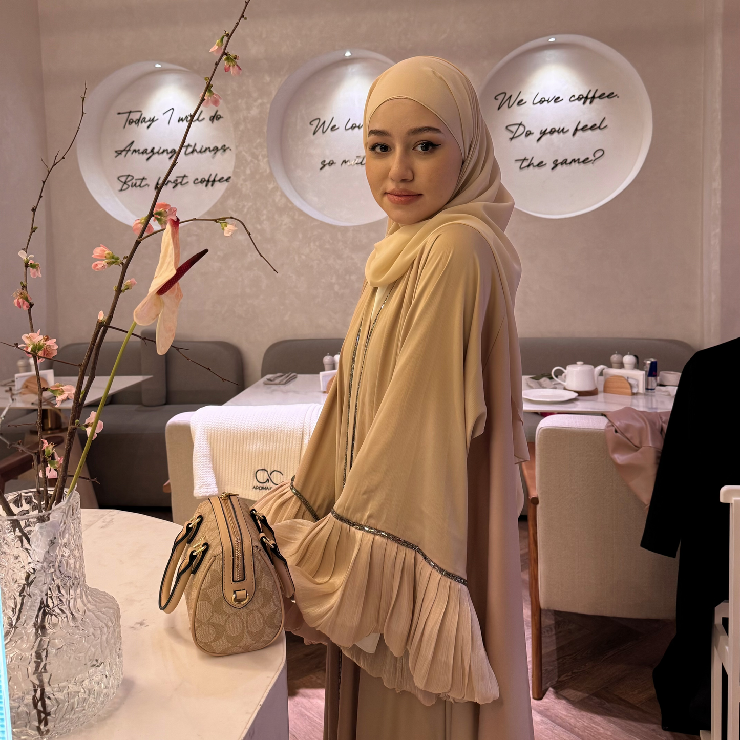 Desert Pearl Beige Abaya Set – Trumpet Sleeves & Fabric Sash