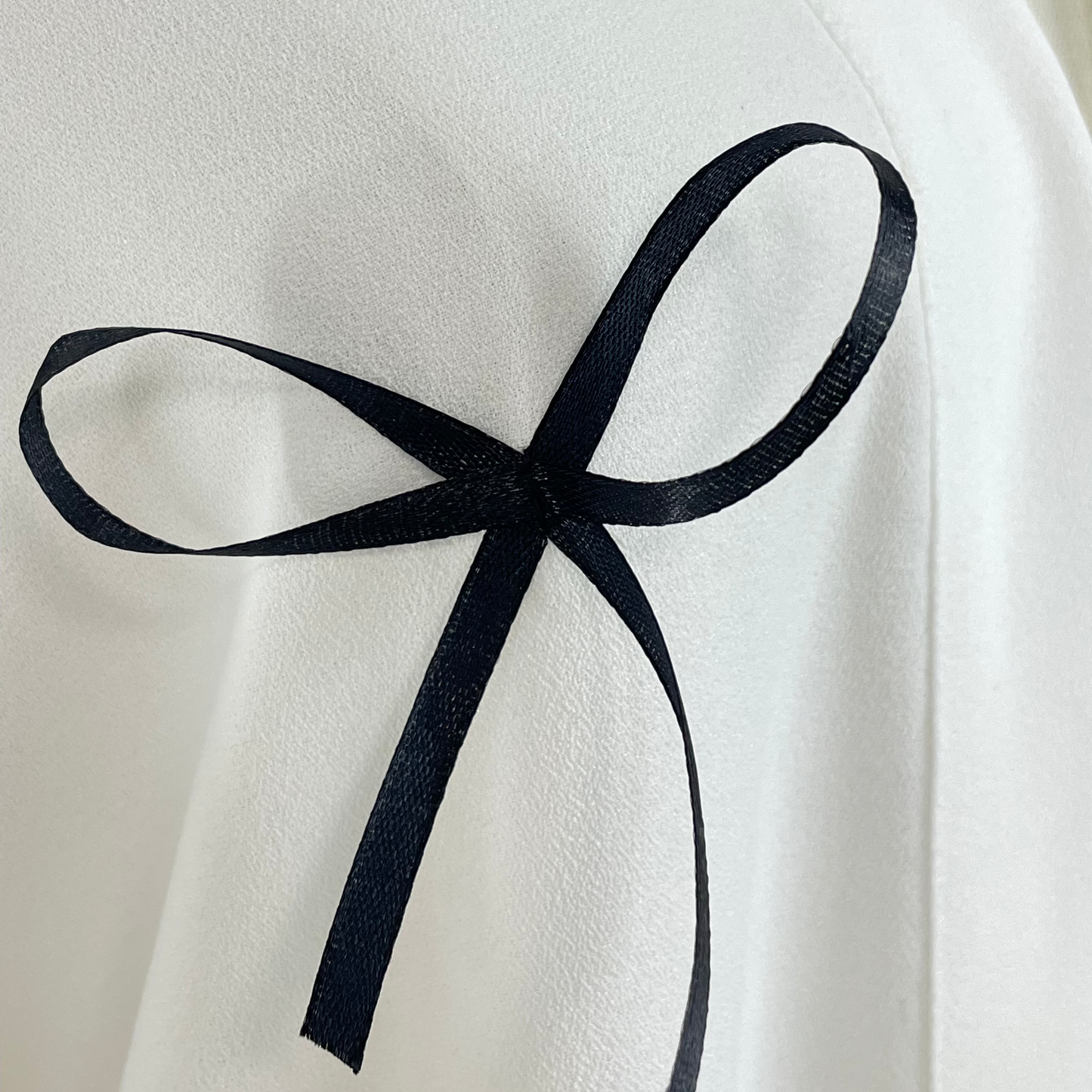Elegant & Modest Abaya with Bows – Stylish & Comfortable Modest Fashion for Every Occasion