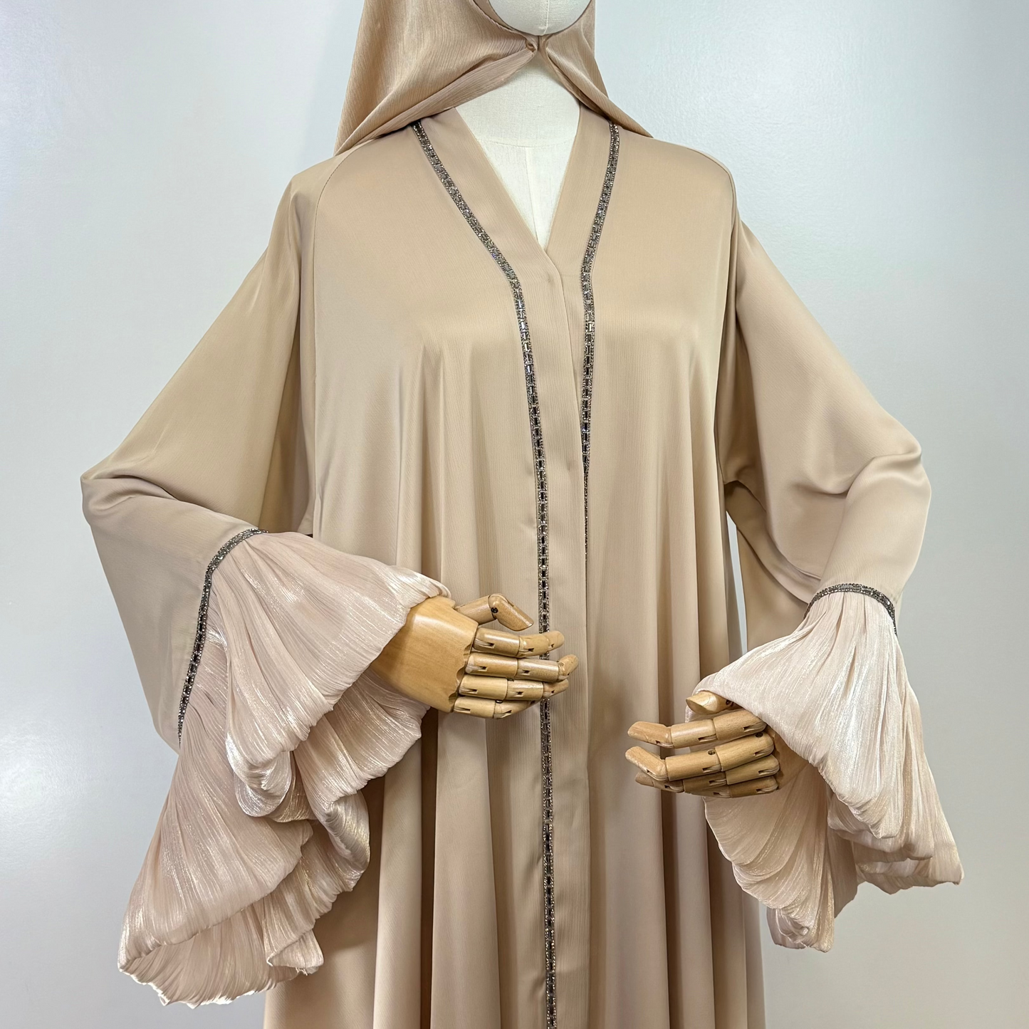 Desert Pearl Beige Abaya Set – Trumpet Sleeves & Fabric Sash
