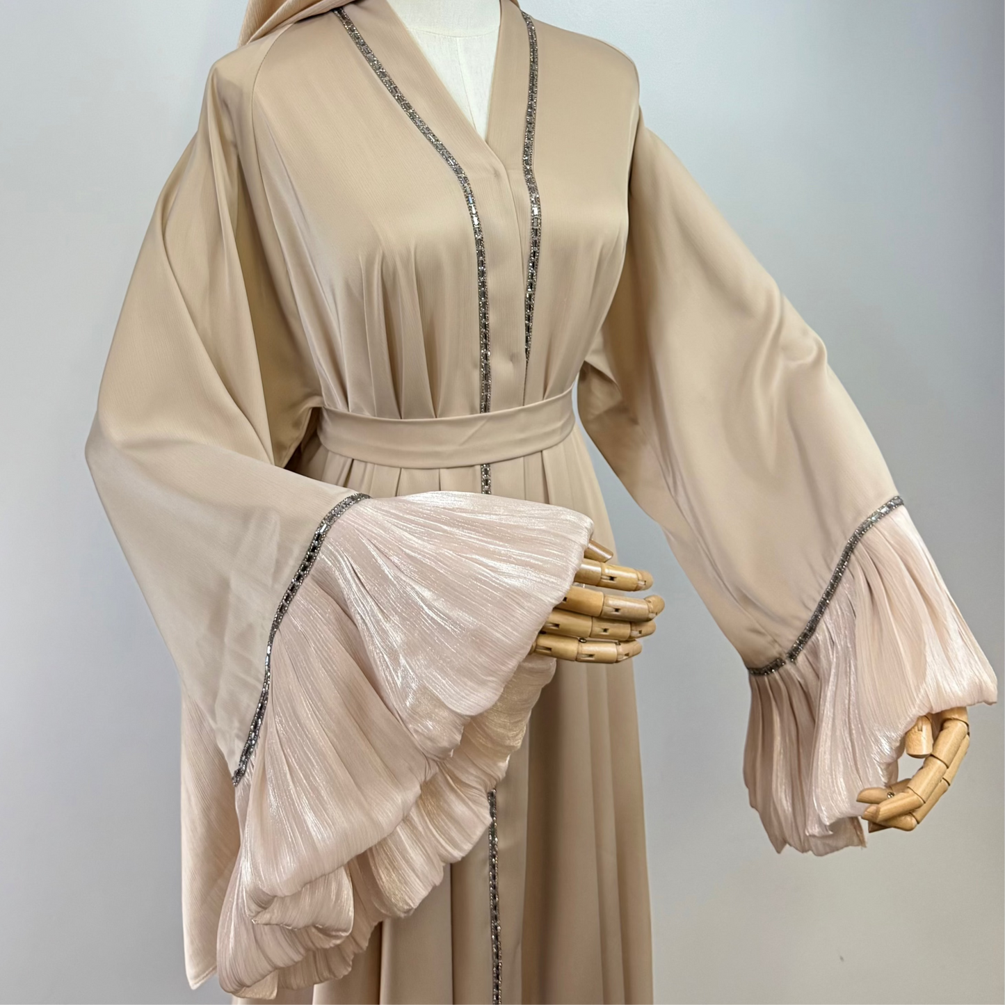 Desert Pearl Beige Abaya Set – Trumpet Sleeves & Fabric Sash
